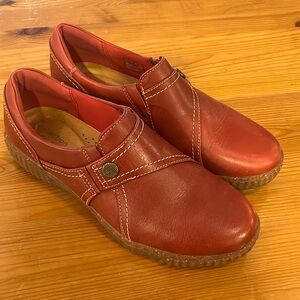 Clarks Collection Red Caroline Pearl Leather Flat Comfort Loafers Women's 10 M